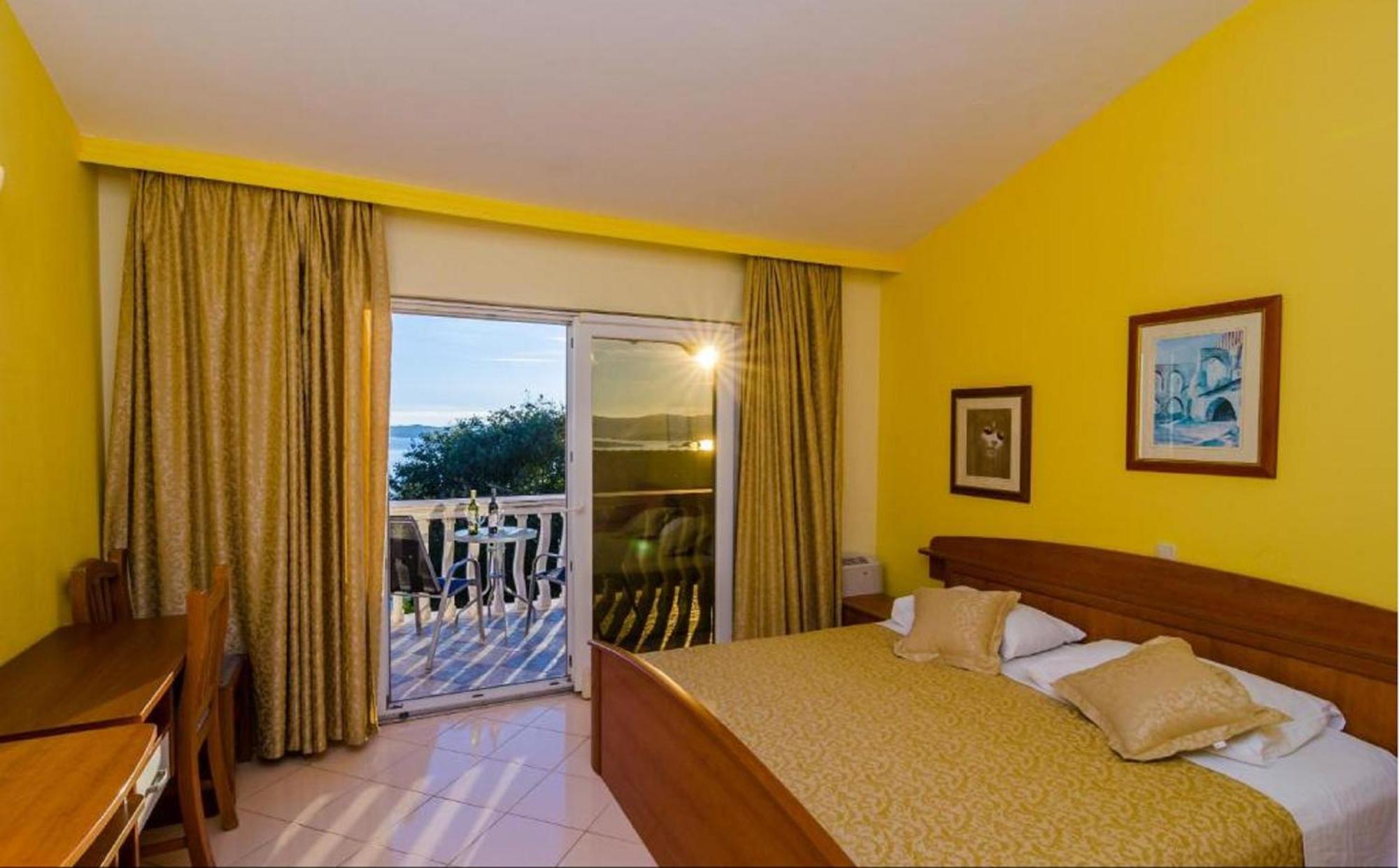 Pansion Antonio 4*